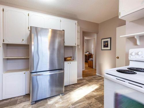 10948 37 Avenue Nw, Edmonton, AB - Indoor Photo Showing Kitchen