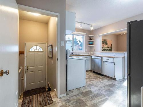 10948 37 Avenue Nw, Edmonton, AB - Indoor Photo Showing Kitchen