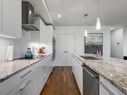 801 11969 Jasper Avenue, Edmonton, AB - Indoor Photo Showing Kitchen With Double Sink With Upgraded Kitchen