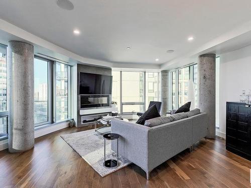 801 11969 Jasper Avenue, Edmonton, AB - Indoor Photo Showing Living Room