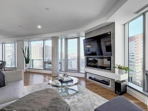 801 11969 Jasper Avenue, Edmonton, AB - Indoor Photo Showing Living Room