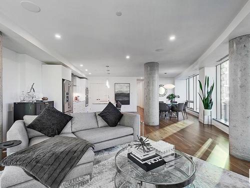 801 11969 Jasper Avenue, Edmonton, AB - Indoor Photo Showing Living Room