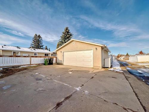 15019 88A St Nw, Edmonton, AB 