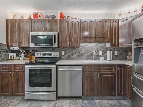 5949 189 Street Nw, Edmonton, AB - Indoor Photo Showing Kitchen