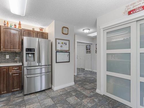 5949 189 Street Nw, Edmonton, AB - Indoor Photo Showing Kitchen