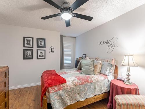 5949 189 Street Nw, Edmonton, AB - Indoor Photo Showing Bedroom