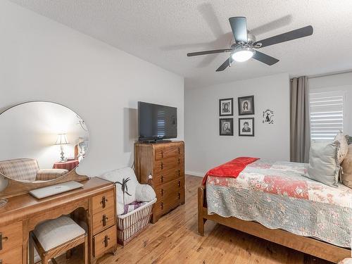 5949 189 Street Nw, Edmonton, AB - Indoor Photo Showing Bedroom