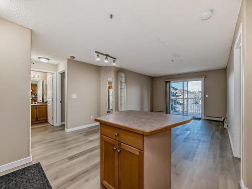 212 245 Edwards Drive, Edmonton, AB - Indoor