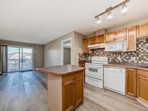 212 245 Edwards Drive, Edmonton, AB - Indoor Photo Showing Kitchen