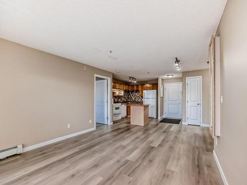 212 245 Edwards Drive, Edmonton, AB - Indoor Photo Showing Other Room