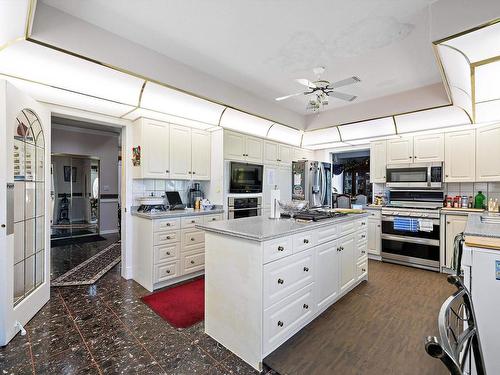 17 Osprey Point(E), St. Albert, AB - Indoor Photo Showing Kitchen