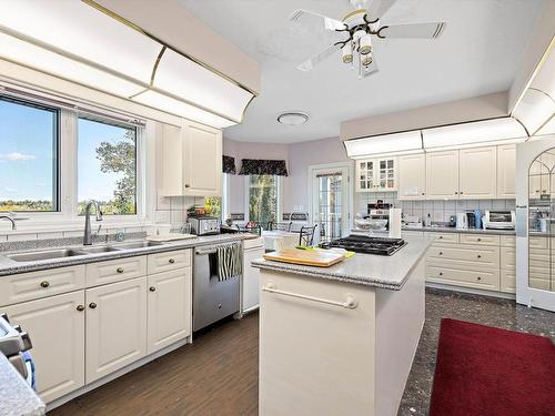 17 Osprey Point(E), St. Albert, AB - Indoor Photo Showing Kitchen