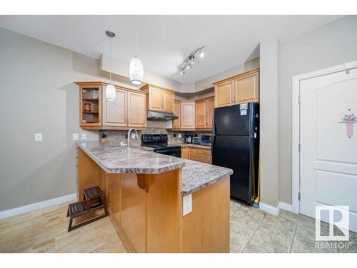 318 1406 Hodgson Way, Edmonton, AB - Indoor Photo Showing Kitchen