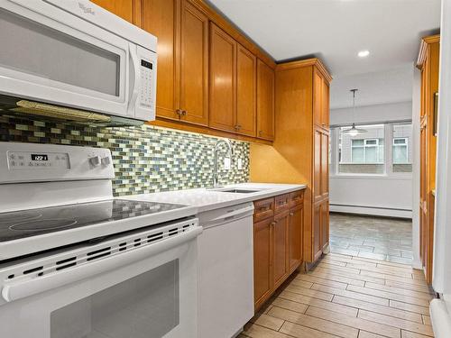 9817 113 Street, Edmonton, AB - Indoor Photo Showing Kitchen