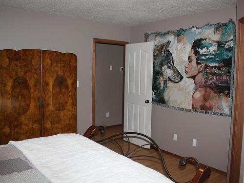 5314 52 Avenue, Elk Point, AB - Indoor Photo Showing Bedroom