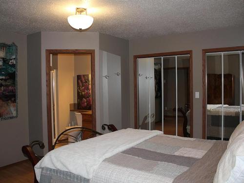 5314 52 Avenue, Elk Point, AB - Indoor Photo Showing Bedroom