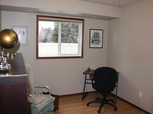 5314 52 Avenue, Elk Point, AB - Indoor Photo Showing Other Room