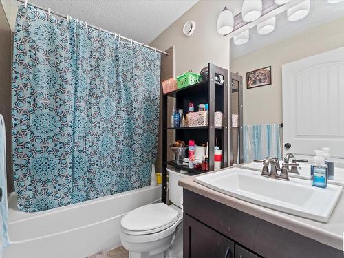 1623 33A Street, Edmonton, AB - Indoor Photo Showing Bathroom