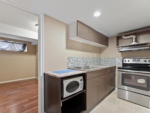 1623 33A Street, Edmonton, AB - Indoor Photo Showing Kitchen