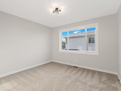 20 Hull Wynd, Spruce Grove, AB - Indoor Photo Showing Other Room