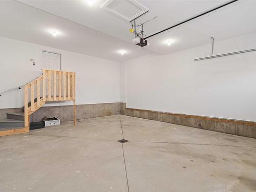 20 Hull Wynd, Spruce Grove, AB - Indoor Photo Showing Garage