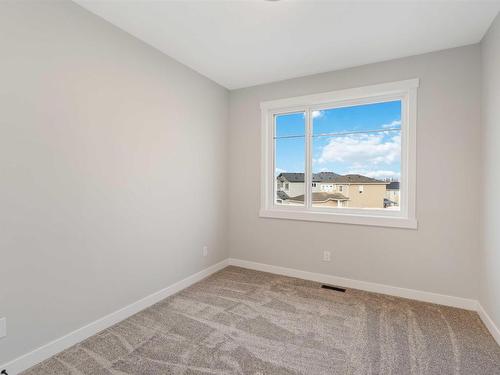 20 Hull Wynd, Spruce Grove, AB - Indoor Photo Showing Other Room