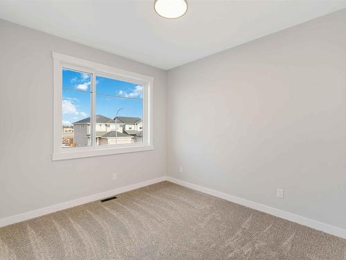 20 Hull Wynd, Spruce Grove, AB - Indoor Photo Showing Other Room