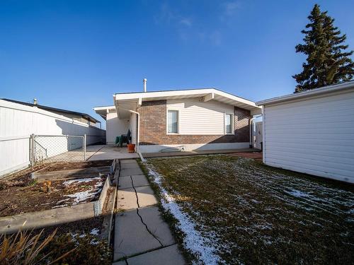 10704 37 Av Nw Nw, Edmonton, AB 