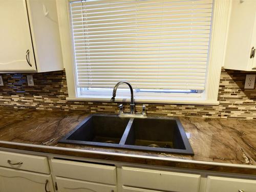 B 58119 Rr 90, Rural St. Paul County, AB - Indoor Photo Showing Kitchen With Double Sink