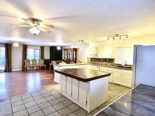 B 58119 Rr 90, Rural St. Paul County, AB - Indoor Photo Showing Kitchen With Double Sink