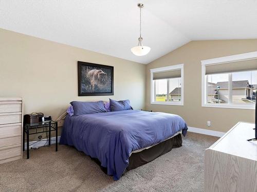 65 Lakewood Bv, Beaumont, AB 