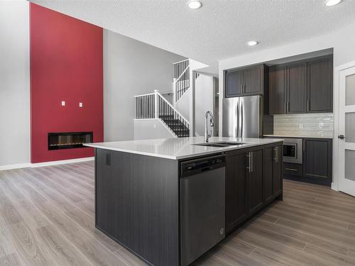 1311 16 Street, Edmonton, AB - Indoor Photo Showing Kitchen With Upgraded Kitchen