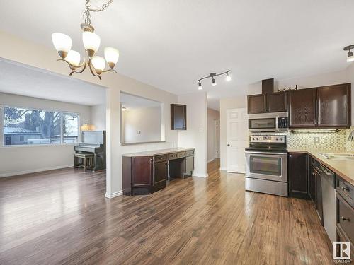 22 Belmont Drive, St. Albert, AB - Indoor Photo Showing Kitchen