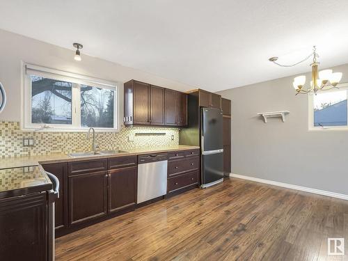 22 Belmont Drive, St. Albert, AB - Indoor Photo Showing Kitchen