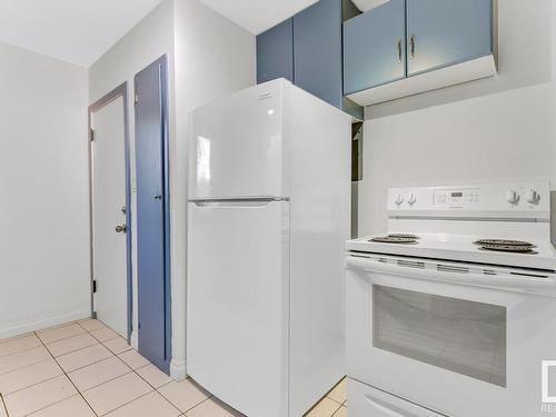 12320 86 Street, Edmonton, AB - Indoor Photo Showing Kitchen