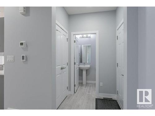 215 41 Avenue, Edmonton, AB - Indoor Photo Showing Other Room