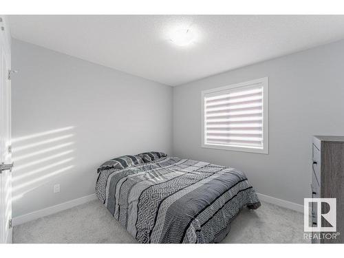 215 41 Avenue, Edmonton, AB - Indoor Photo Showing Bedroom