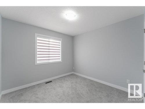 215 41 Avenue, Edmonton, AB - Indoor Photo Showing Other Room