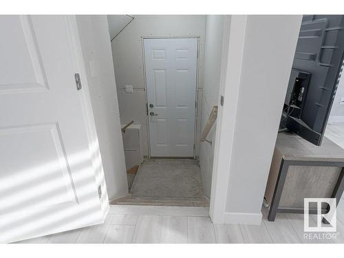 215 41 Avenue, Edmonton, AB - Indoor Photo Showing Other Room