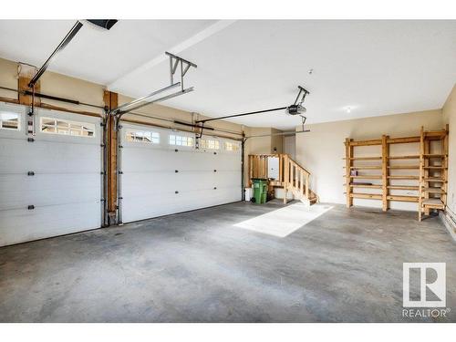 1004 Wildwood Court, Edmonton, AB - Indoor Photo Showing Garage