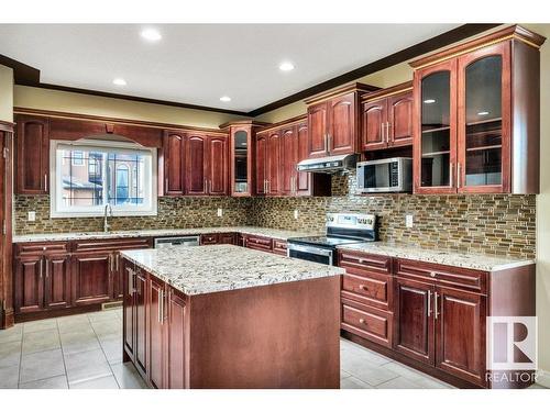 1004 Wildwood Court, Edmonton, AB - Indoor Photo Showing Kitchen With Upgraded Kitchen