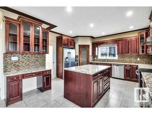 1004 Wildwood Court, Edmonton, AB - Indoor Photo Showing Kitchen With Upgraded Kitchen