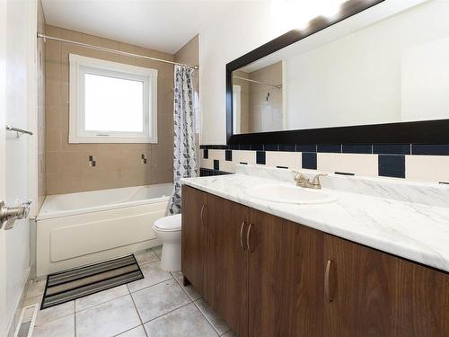 13411 61 Street, Edmonton, AB - Indoor Photo Showing Bathroom