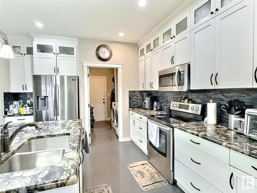 21928 97 Avenue, Edmonton, AB - Indoor Photo Showing Kitchen With Double Sink With Upgraded Kitchen