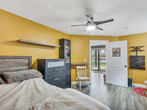 104 Linksview Drive, Spruce Grove, AB - Indoor Photo Showing Bedroom