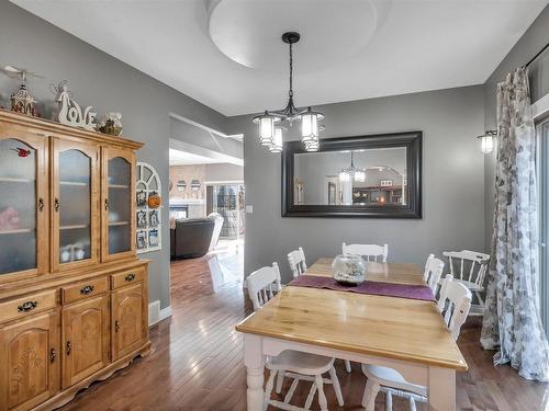 104 Linksview Drive, Spruce Grove, AB - Indoor Photo Showing Dining Room