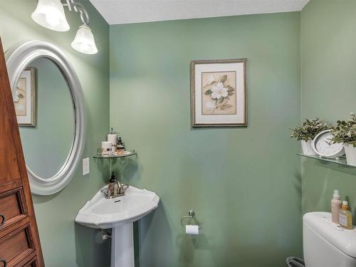 104 Linksview Drive, Spruce Grove, AB - Indoor Photo Showing Bathroom