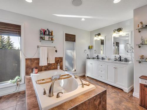 104 Linksview Drive, Spruce Grove, AB - Indoor Photo Showing Bathroom