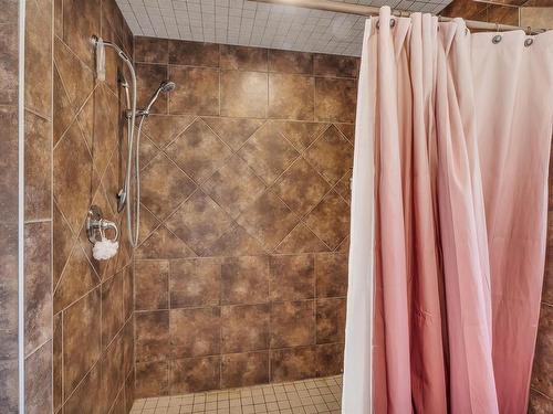 104 Linksview Drive, Spruce Grove, AB - Indoor Photo Showing Bathroom