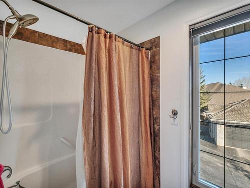 104 Linksview Drive, Spruce Grove, AB - Indoor Photo Showing Bathroom